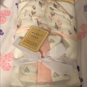Modern baby washcloth set and hooded towel